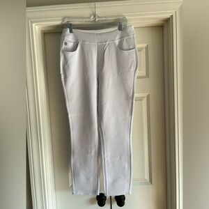 Womens - NWOT - Bright white ponte knit cropped pants.